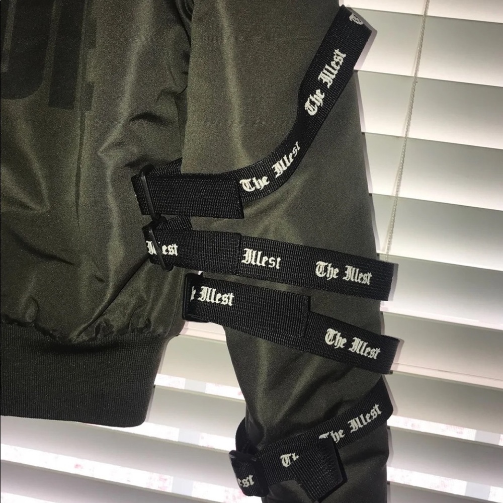 SOLD, Bomber jacket - Picture 5 of 5